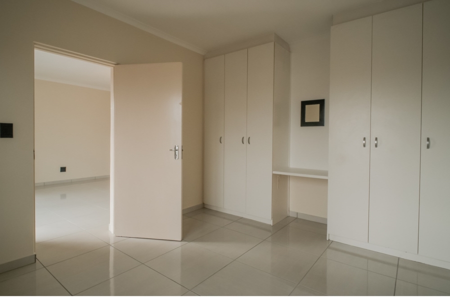 To Let 2 Bedroom Property for Rent in Burgundy Estate Western Cape